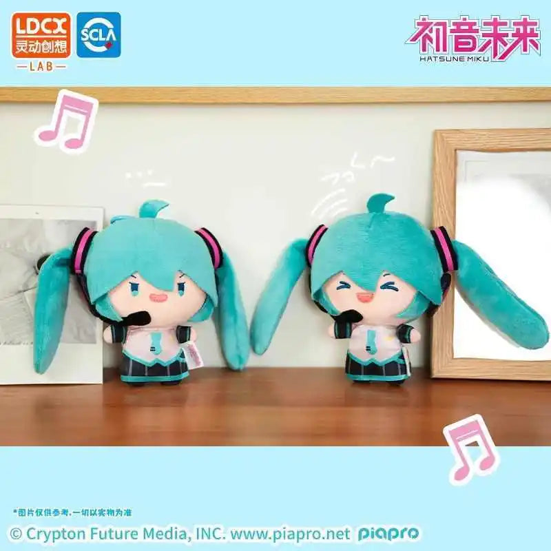 Hatsune Miku Spinning Pigtails